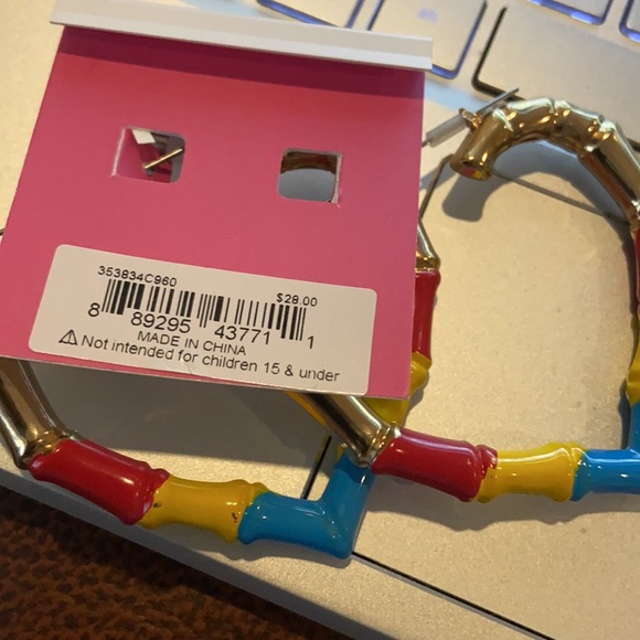 Betsey Johnson Bamboo heart hoop earrings - Picture 3 of 3